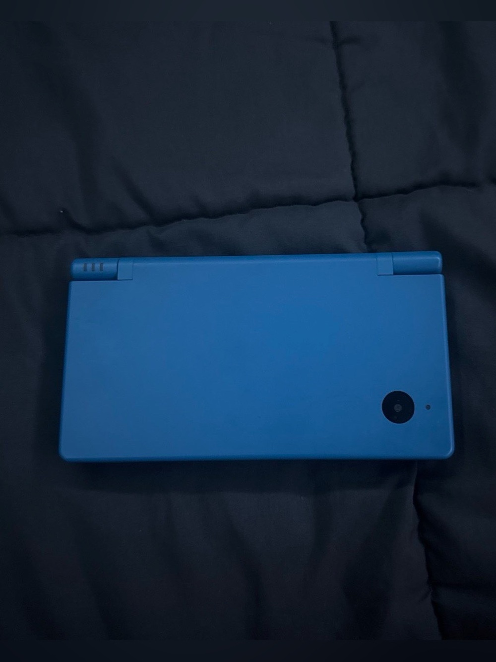 Nintendo DSi - good as new everything included - case, charger, stylus